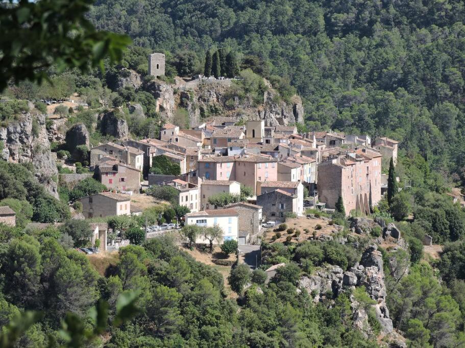 Chateaudouble : Appartement Au Calme Exterior foto